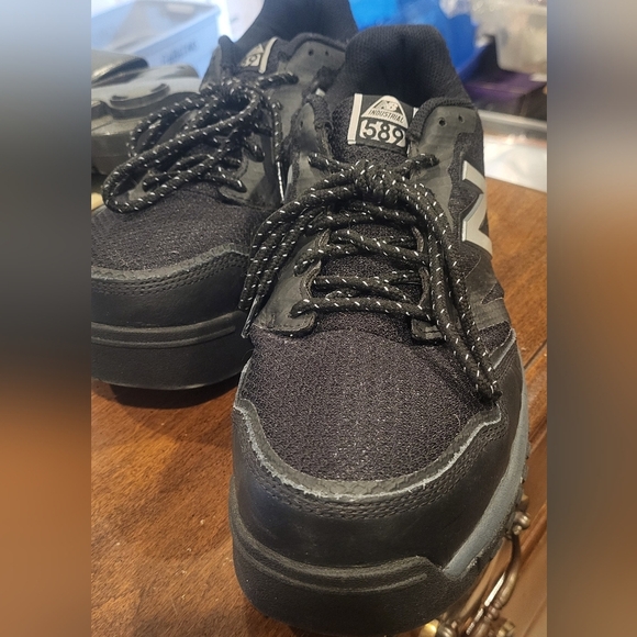 New Balance MID589G1 Men's Black Composite Non slip work shoe Size 9 - Picture 5 of 11